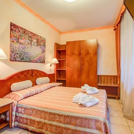 Hotel Rosalba Valentini Family Village-3